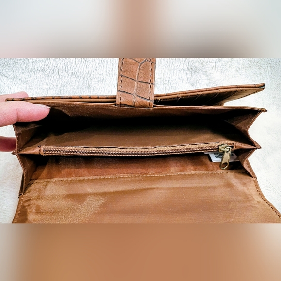 Kenneth Cole Reaction Crocodile File Master Clutch Wallet - Picture 9 of 10